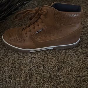 Nautica youth hi top shoes Size 4